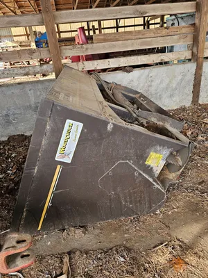 WOODCHUCK SHAVINGS SPREADER Buckets | Iron Listing (2)