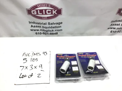 Satco 77-606 Socket Adapter (Lot of 2)