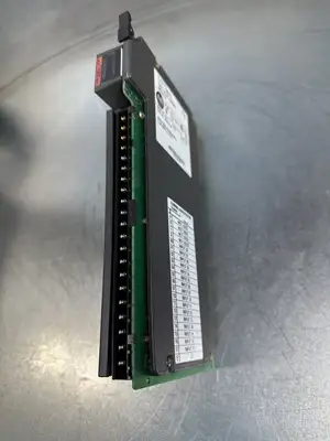 Allen Bradley 1771-IAD/D 120V AC/DC Input Module Rev (BIN-1.2.3)