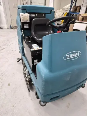 USED TENNANT 7100