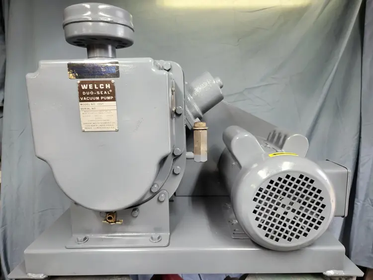 Used WELCH _UNKNOWN_ Vacuum Pumps | J.M. Industries #1044781