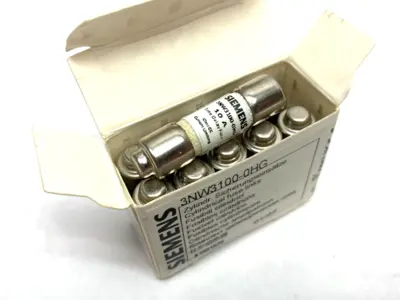 USED SIEMENS SENTRON CYLINDRICAL FUSE SLOW-BLOW 10A