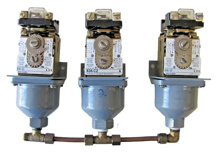 Used ALLEN-BRADLEY 836-C2 Pressure Switches California US | Bay Line Tool #928320
