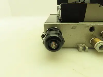 SMC VV5FS2 Plug-In 7-Station Manifold Control Unit VFS2000 Solenoid Valve Bank