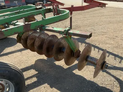 Used John Deere 13’6” Disc, Pull Behind with Pin Hitch, Hydraulic Lift/Lower, 9.5L-15 and 11L-14 Tir...