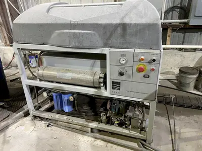 USED 2011 FLOW 200