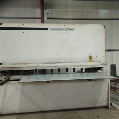 ERMAKSAN CNC Guillotine Shear, in very good working condition, visible under power