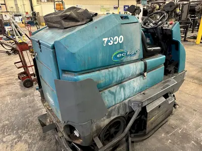 USED TENNANT 7300