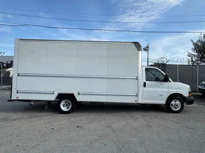 Used 2019 GMC SAVANA CUTAWAY Box trucks Florida US | Truck and Van Outlet #1509156