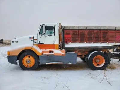 USED 1994 INTERNATIONAL 8200