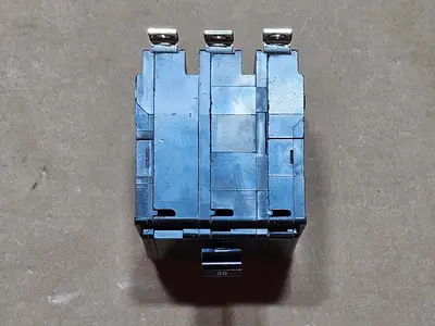 USED SQUARE D QOB330