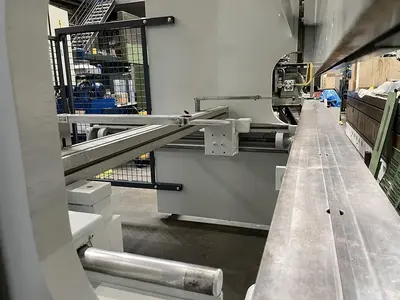 USED LVD PPEB 100 TON X 2500 MM + 1000 MM CNC