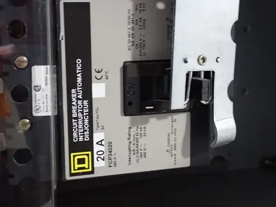 USED SQUARE D PFC34020G
