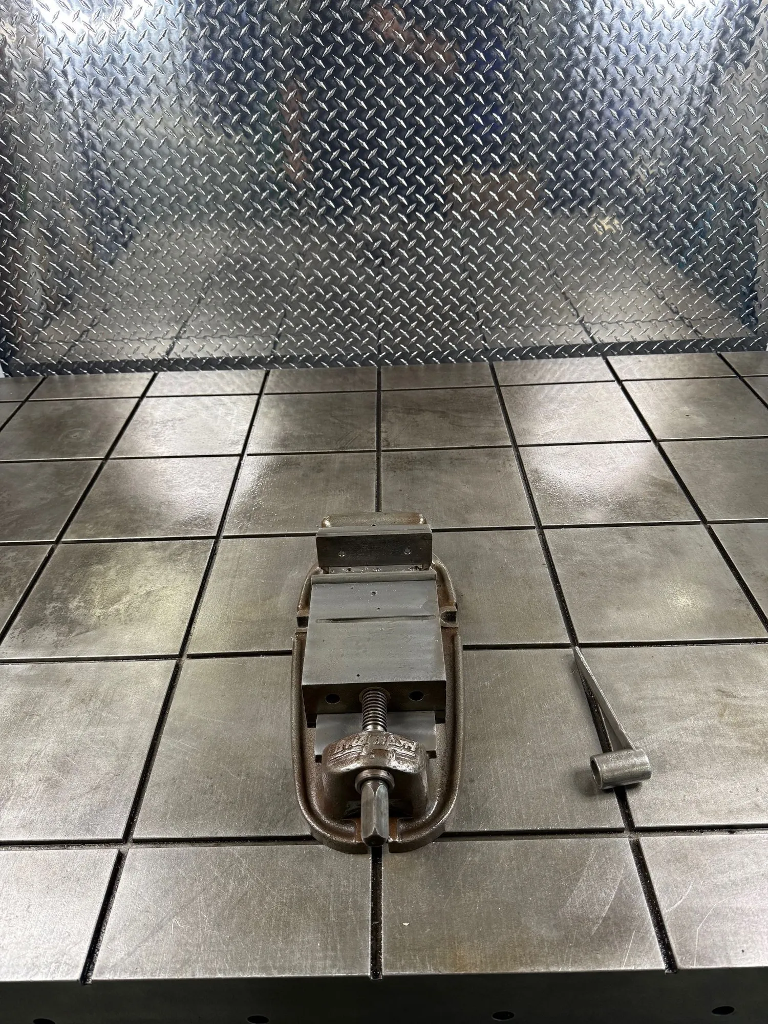 USED BRIDGEPORT 6" VISE