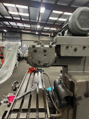 DoAll Vertical/Horizontal Milling Machine