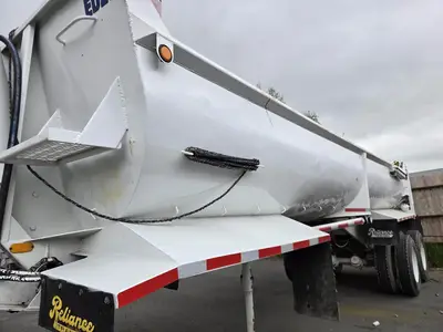 USED 1985 RELIANCE 28FT