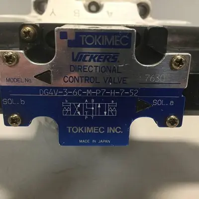 USED TOKIMEC DG4V-3-6C-M-P7-H-7-52 PV