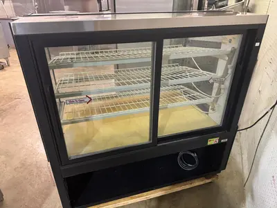 Used True Used 50" True TCGD-50 Curved Glass 23.8 Cu Ft Dry Bakery Display Case Food Displays Illinois US | Falcon Restaurant Supply #1375385