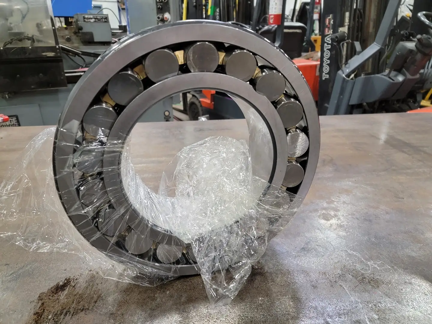 Spherical Roller Bearing No. 22240 CAK / W33