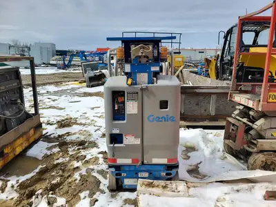 USED 2015 GENIE GR-15