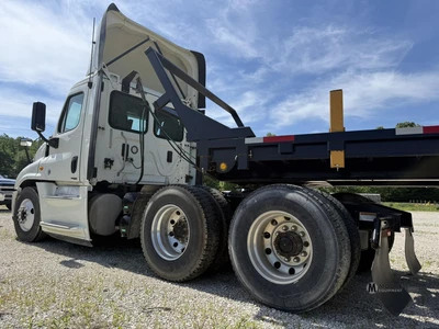 Used 2017 FREIGHTLINER CASCADIA 125 EVOLUTION Conventional trucks Tennessee US | Moore Equipment #1517247