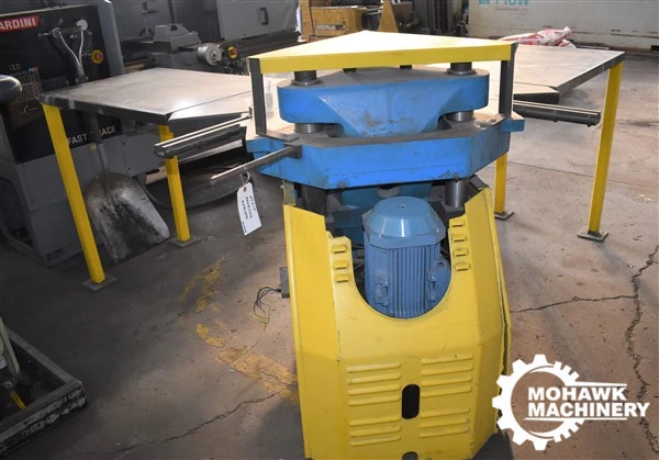 10" X 10" X 5/32" AMERICOR ”254” DUAL-CYLINDER HYDRAULIC NOTCHER w/FOOT TREDLE - ADJUSTABLE STROKE - 5.5 HP MOTOR