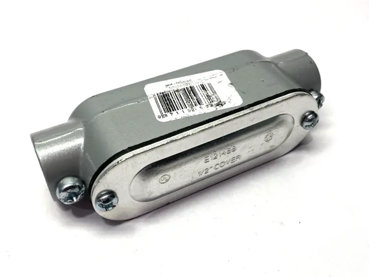 Used UNBRANDED STRAIGHT CONDUIT BODY 1/2" FEMALE THREADS Electrical Fittings Michigan US | Maverick Industrial Sales #1091749