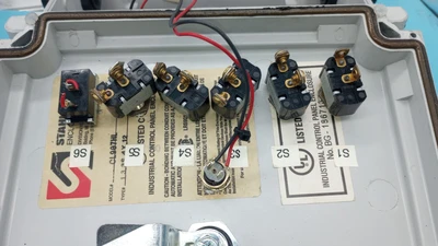 USED Stahlin ELECTRICAL ON/OFF SWITCH ENCLOSURE