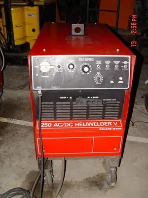 USED 1987 AIRCO 250 AMP TIG WELDER