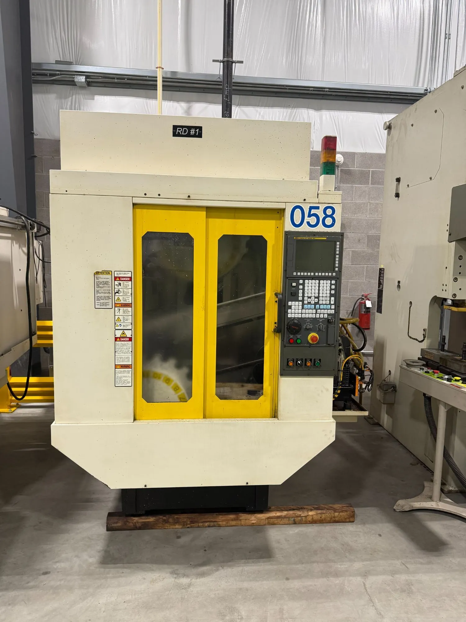 2014 Fanuc Robodrill Alpha D21MIa5 Vertical Machining Center