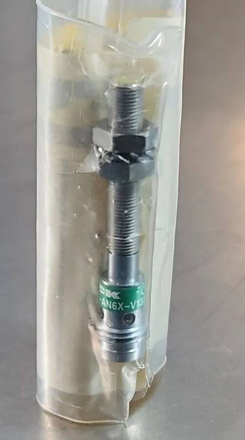 TURCK Bi0,8-G05-AN6X-V1331 - Proximity Sensor. Loc5E-19