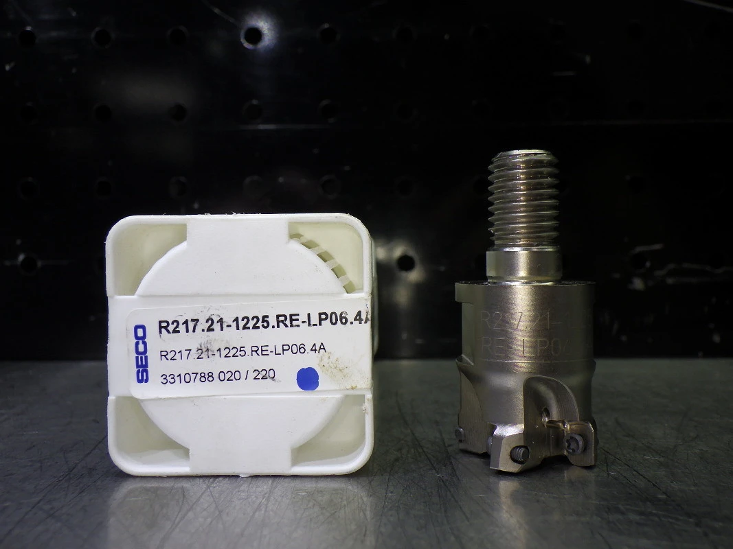SECO M12 16.5-25mm 4 Flute Coolant Thru Endmill Head R217.21-1225.RE-LP06.4A (LOC307)