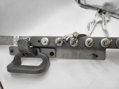 USED FORTRESS INTERLOCKS FORTRESS PART: THHRXGNGNGNGNSMELEBQM ITEM: 00598444 INTERLOCK FEATURES A HINGED ACTUATOR