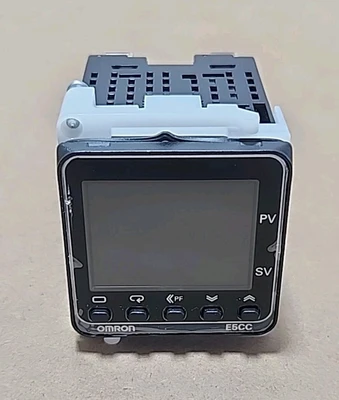 NEW Omron E5CC-QX3A5M-000