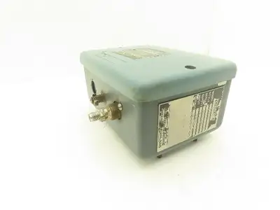 Foxboro E92-FFN2H Air To Current Converter 63-100VDC 15PSI 10-5ma Style A
