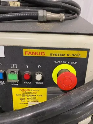 USED FANUC M-900IA 260L