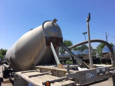 Used 2005 TRAIL KING _UNKNOWN_ Tanker Trailers Indiana US | Lakeshore Equipment Sales #1546563