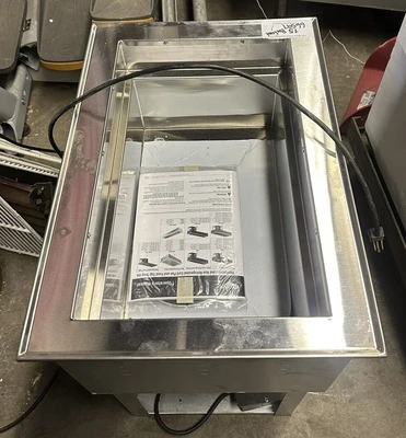 174-0203 Vollrath FC-4C-01120-N 26" Self Contained Drop In Well Cooler