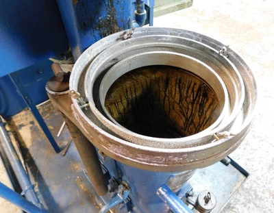 USED SHARPLES PENWALT VERTICAL CENTRIFUG VERTICAL CENTRIFUGE