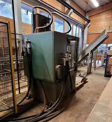 USED 2011 HOWIAL FINGER JOINTING LINE