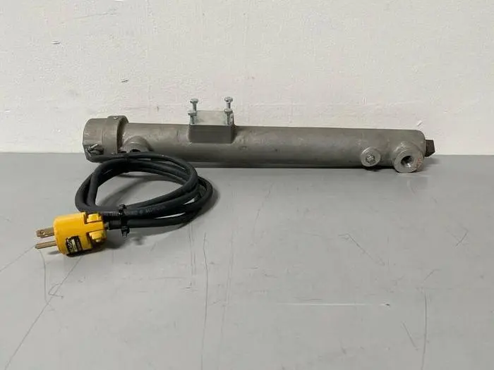 Used ELECTRICAL PASSOVER HEAT EXCHANGER W/ SQUARE HEAD PLUG 115V Heat Exchangers California US | Equipment Lab #485260