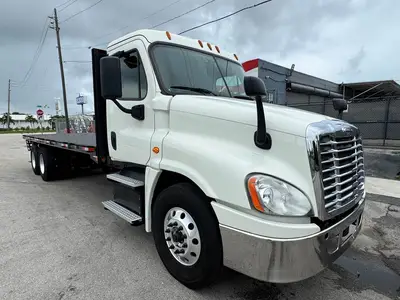 Used 2018 FREIGHTLINER CASCADIA Conventional trucks Florida US | Truck and Van Outlet #1509230