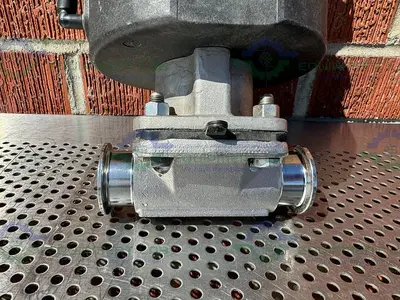 USED ITT PURE-FLO A217 DIAPHRAGM VALVES 90PSI W/ 1 1/2" SANITARY FITTING
