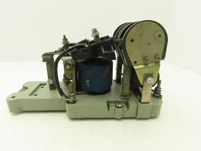 Cutler Hammer 6002 H493A Mill Type DC Contactor 600V DC 2 Pole 2A Coil Size 1
