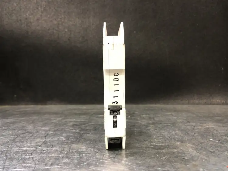 Used ALLEN-BRADLEY 1489-A1C100 Switchgears British Columbia CA | Lenmark #244236