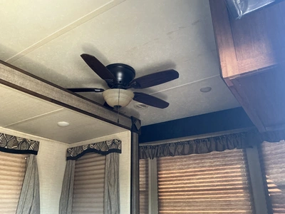 Used 2016 KEYSTONE RESIDENCE 4051FL Campers, Caravans, Motorhomes Michigan US | Miedema Asset Management Group #1327788