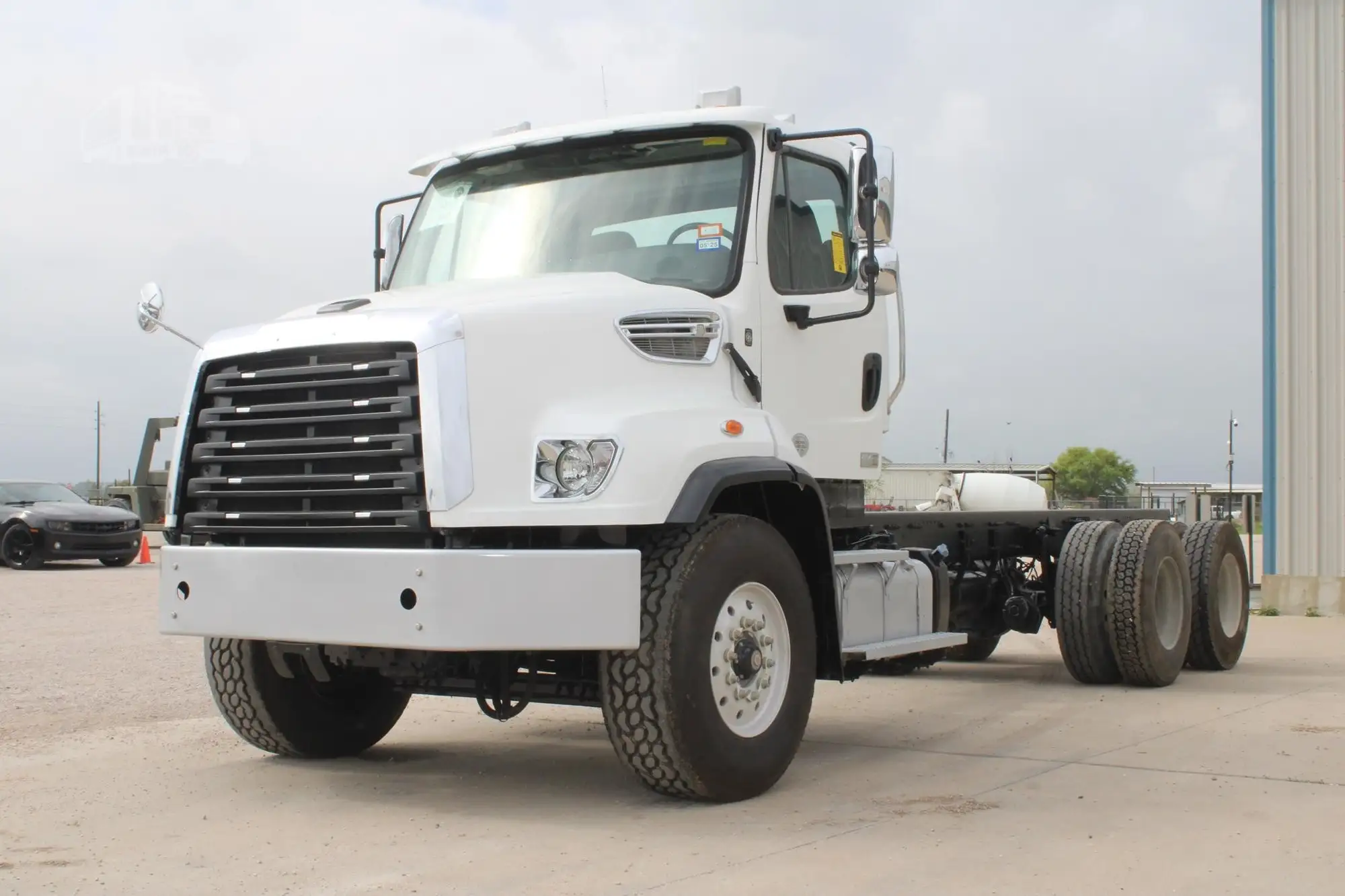 Used 2019 FREIGHTLINER 114SD Cab Chassis trucks Texas US | Roll Off Truck World #1491769