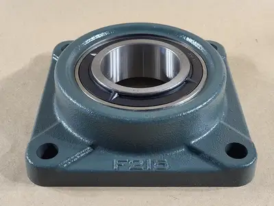NEW NTN UKF215D1