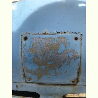 Service tractor with 4 cylinder Gas engine