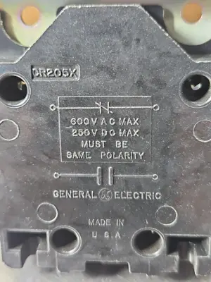 General Eletric CR205X300A Auxiliar Contact Kit Switch Relay 600V. Loc4D31